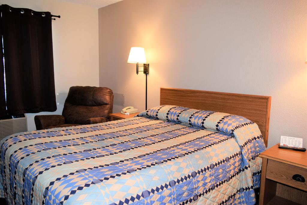 Country Inn Libby Bagian luar foto