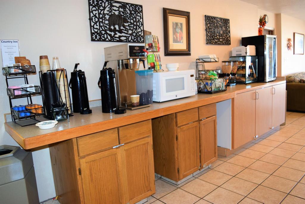 Country Inn Libby Bagian luar foto