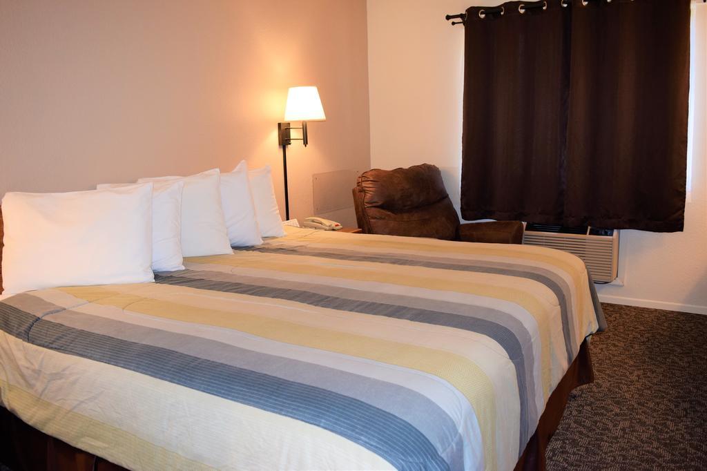 Country Inn Libby Bagian luar foto