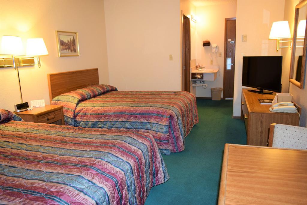 Country Inn Libby Bagian luar foto